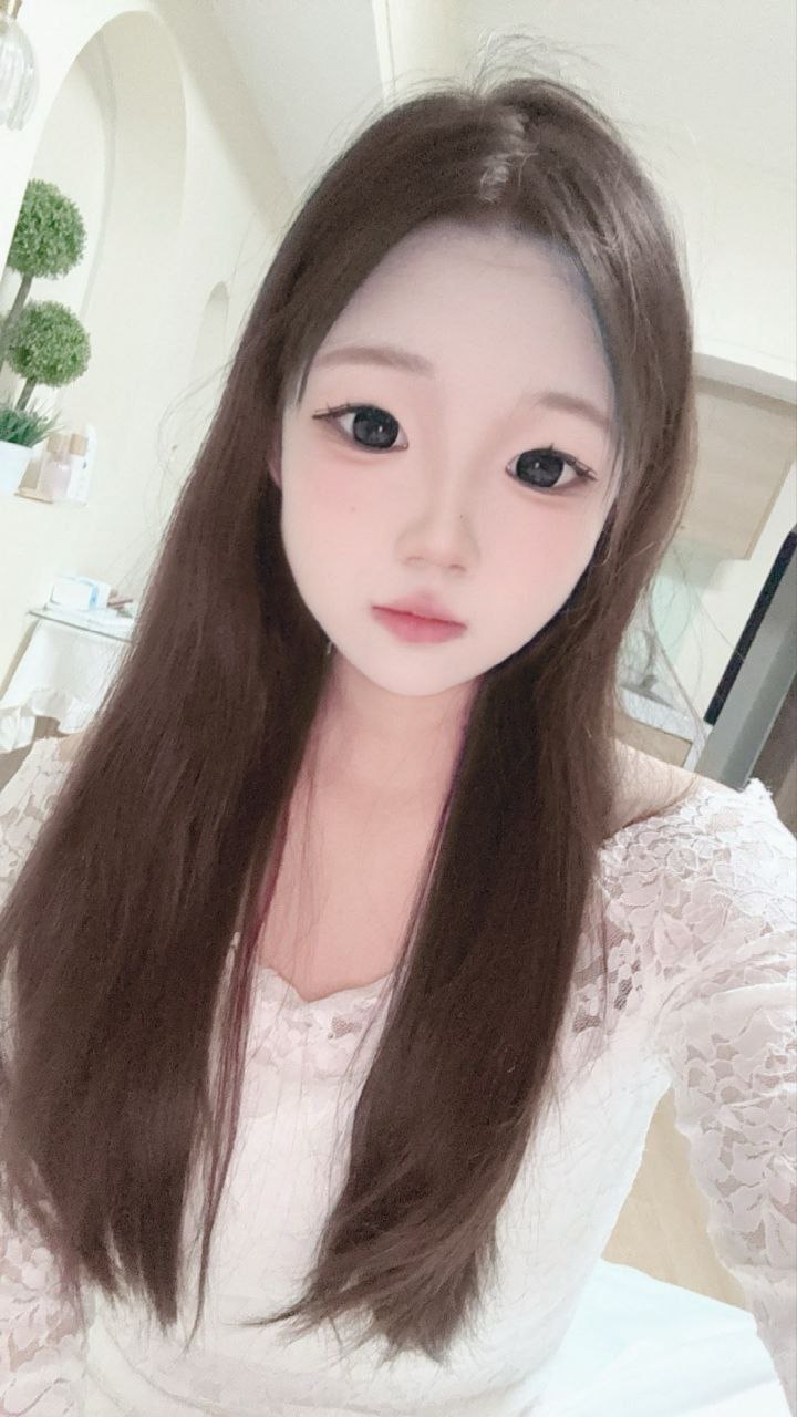 Feng Baobao Gallery 5