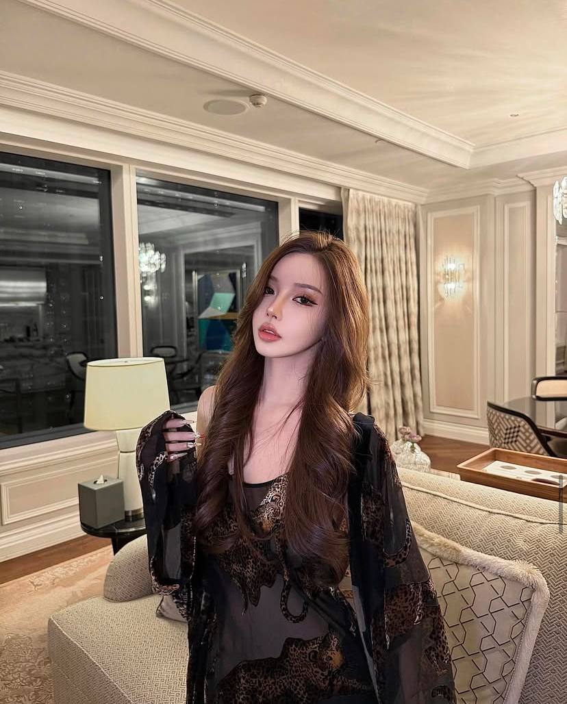 Jin Yu Gallery 3